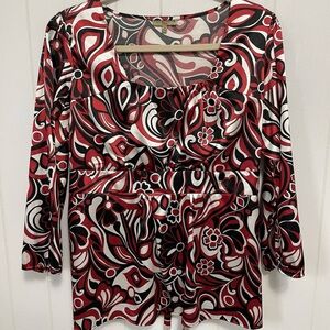 Notations Woman RED/Black
Sheen Floral Swirls Square
Neckline Tie Back Top Sz 3X